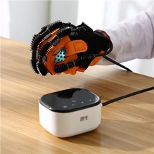 Qo'l falajiga qarshi foydalanuvchilar uchun qulay robot qo'lqop